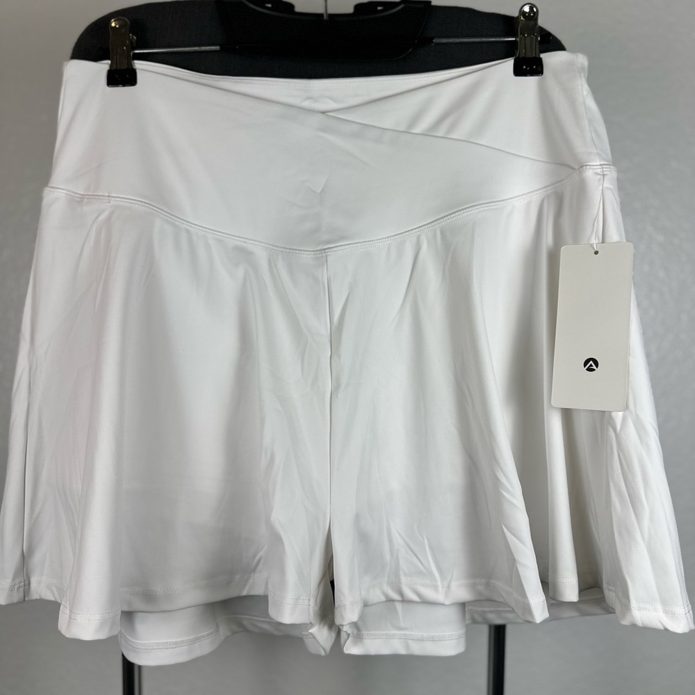 Elegant‎ White Women's Athletic Shorts